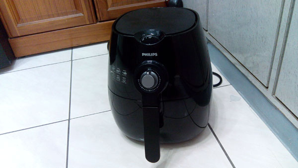 PHILIPS飛利浦健康氣炸鍋 HD9220-a (1).jpg PHILIPS飛利浦健康氣炸鍋 HD9220-a (1).jpg