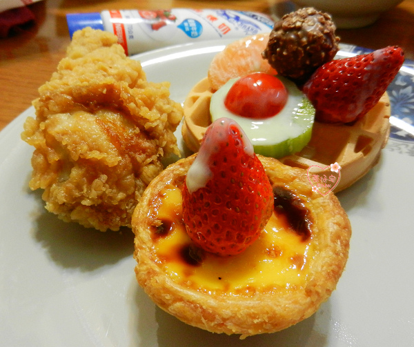 草莓就愛鷹牌煉奶11a.jpg 草莓就愛鷹牌煉奶11a.jpg
