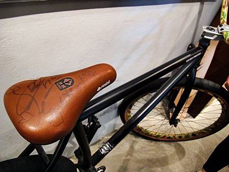 SEHUN簽名腳踏車 SEHUN簽名腳踏車