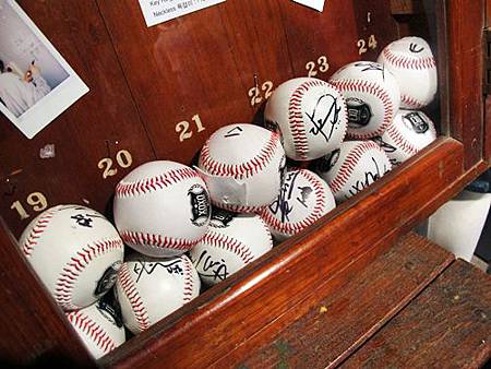 EXO簽名棒球 EXO簽名棒球