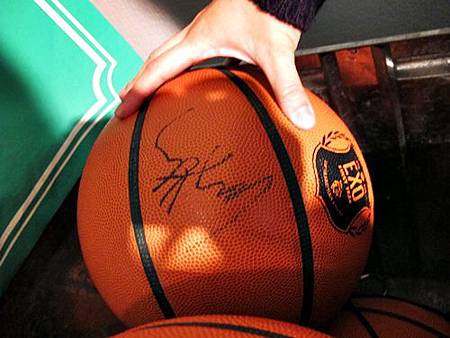 EXO簽名籃球 EXO簽名籃球