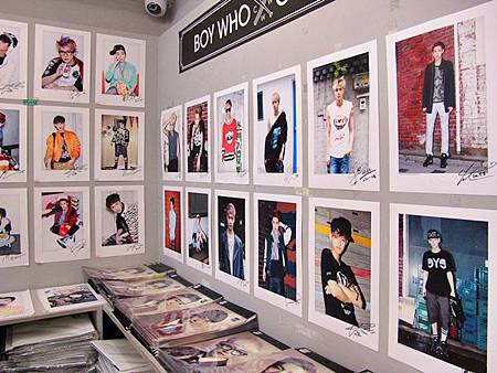 EXO簽名海報 EXO簽名海報