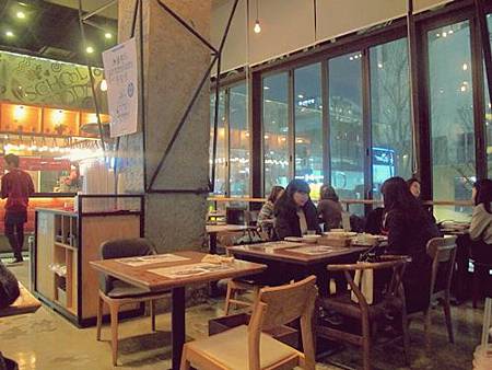 <EXO's Showtime> 第8和12集取景地:School Food