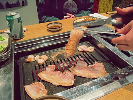 <EXO's Showtime> 第2集取景地:哈哈的八字烤腸