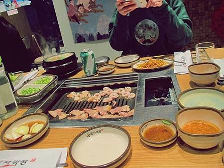 <EXO's Showtime> 第2集取景地:哈哈的八字烤腸