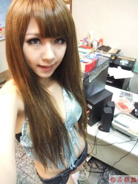 夜場裏比我撞到呢件32D正妺