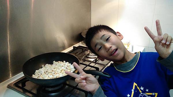 小孩自製手工爆米花 小孩自製手工爆米花