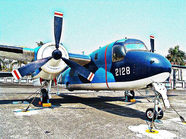 S-2E 追蹤者式反潛巡邏機 S-2E 追蹤者式反潛巡邏機