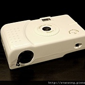 底部 左邊的回片器跟右邊的退片鈕