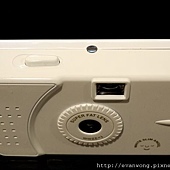 相機頂部 只有快門鍵跟底片計數器