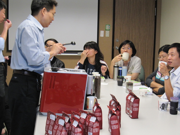 20091105資拓試飲會 006.JPG