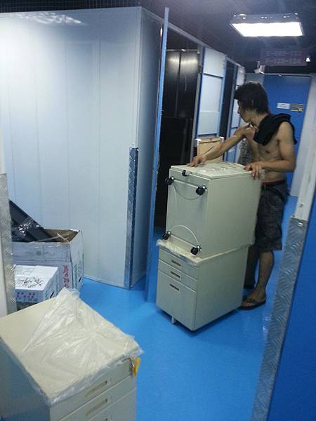 俬儲空間，短期租用，迷你倉，搬家，裝潢