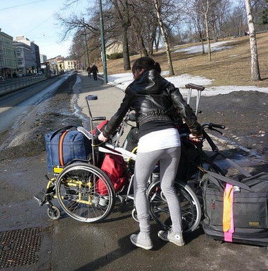 俬儲空間，短期租用，迷你倉，搬家，裝潢、出差、旅遊