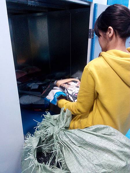 俬儲空間/迷你倉/便利倉/捷運站/網拍/貿易/進出貨/代理貨/收送/方便