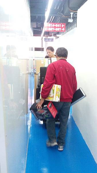 搬家/裝潢/大型家具/床墊/床板/雙人床/臨時存放/暫放/倉庫/迷你倉/個人倉庫/家具倉儲/交通方便/捷運站/恆溫/除濕/保存/設計師/裝潢期