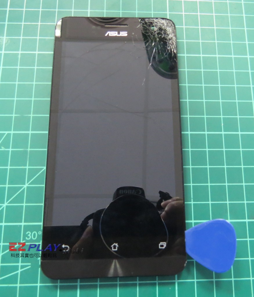 華碩Zenfone5面板拆裝記3
