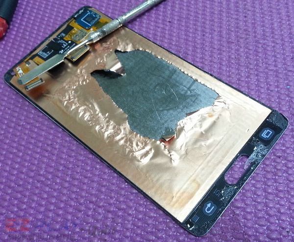 可惡的膠和超薄面板三星Note 4玻璃面板液晶維修之─驚心動魄6 可惡的膠和超薄面板三星Note 4玻璃面板液晶維修之─驚心動魄6