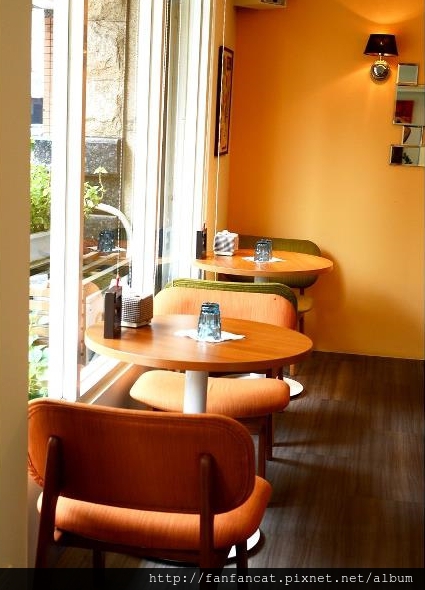 528377_10151551212156602_561210219_n