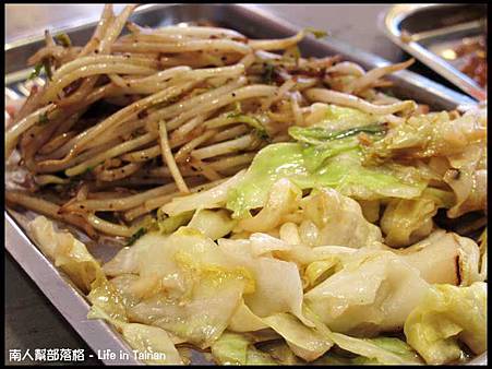 日森鐵板燒-配菜高麗菜、豆芽菜.jpg 日森鐵板燒-配菜高麗菜、豆芽菜.jpg