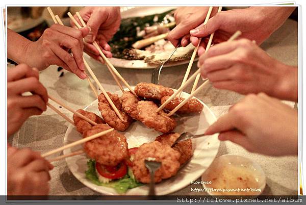 BannKrung77.JPG BannKrung77.JPG