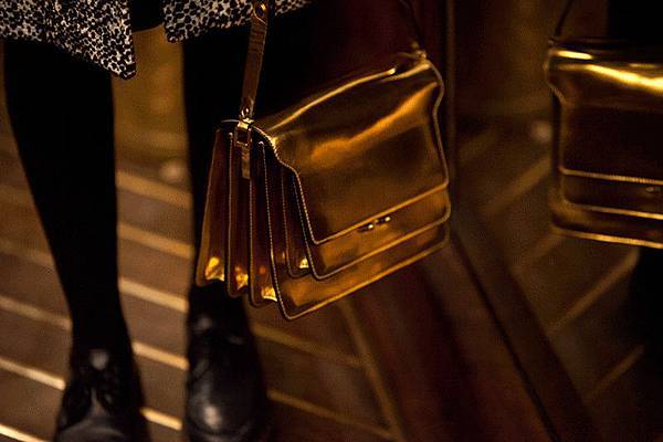 MARNI_TRUNK_BAG-2(已拖移)