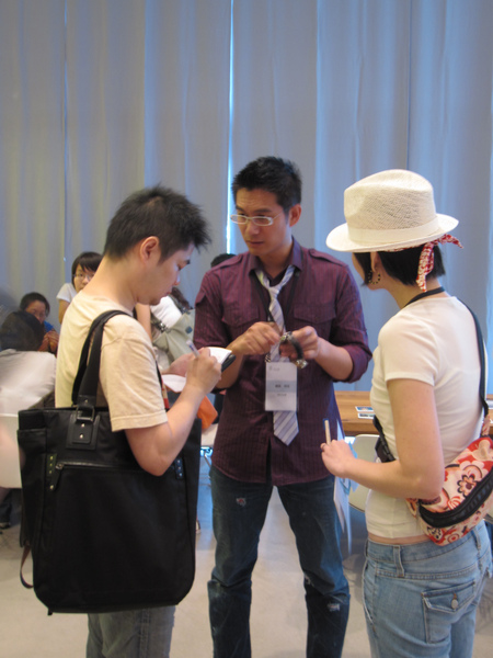 何戎 前年代新聞主播 何戎 前年代新聞主播