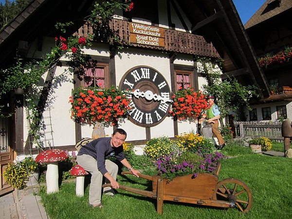 別懷疑,這整棟房子就是一座大型咕咕鍾!