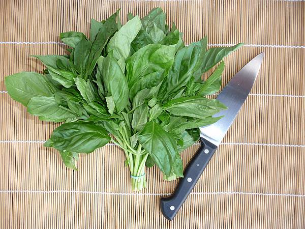Sweet_basil.jpg Sweet_basil.jpg