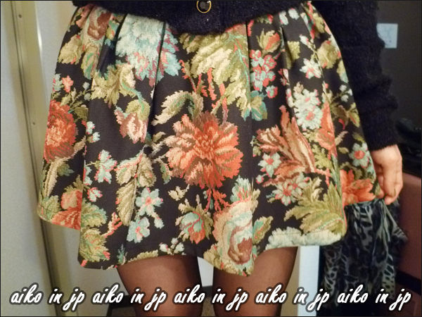 aiko in jp一月折扣季170 one way折扣款連著短褲復古花卉圖案好搭短裙.jpg