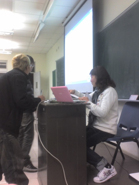 老師在抱怨評鑑沒高分