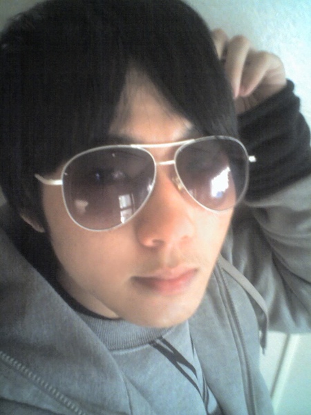 今天將以中分造型亮相