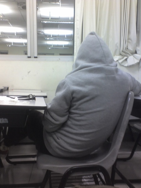 吃個麵一直在那邊喊臭