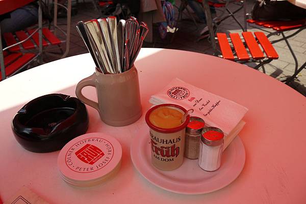 Flat 135/愛美食 德國 科隆Köln Früh 豬腳大餐