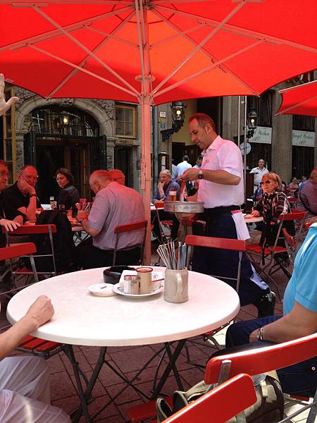 Flat 135/愛美食 德國 科隆Köln Früh 豬腳大餐