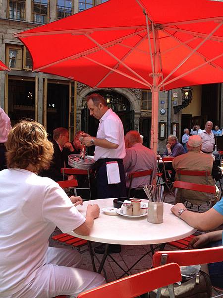 Flat 135/愛美食 德國 科隆Köln Früh 豬腳大餐