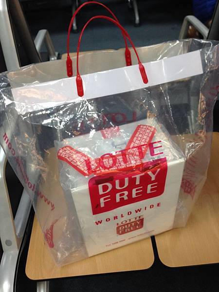 Flat 135/愛穿搭 韓國 South Korea day 4 樂天百貨 Céline Trio Flat 135/愛穿搭 韓國 South Korea day 4 樂天百貨 Céline Trio