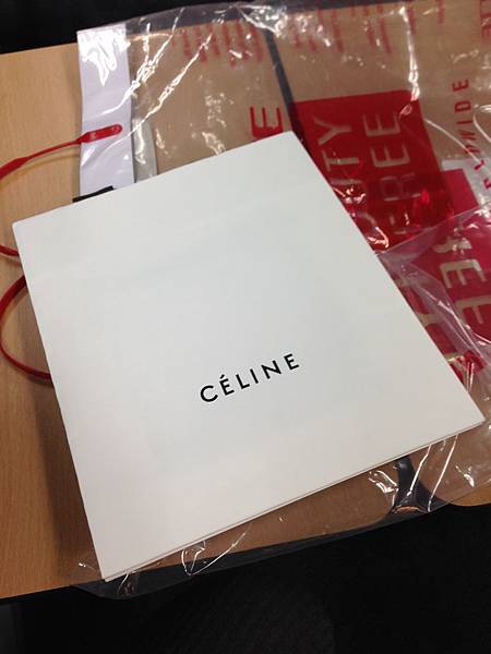 Flat 135/愛穿搭 韓國 South Korea day 4 樂天百貨 Céline Trio Flat 135/愛穿搭 韓國 South Korea day 4 樂天百貨 Céline Trio