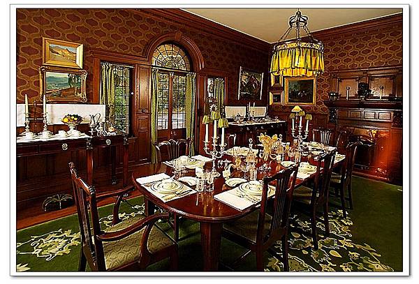 interior-05-dining.jpg interior-05-dining.jpg