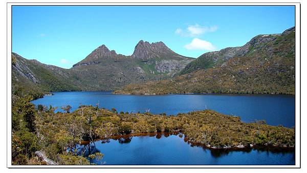 Cradle_Mountain_Behind_Dove_Lake.jpg Cradle_Mountain_Behind_Dove_Lake.jpg