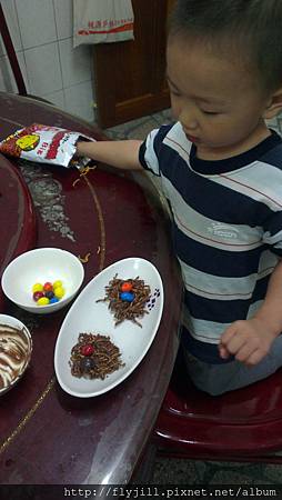 一邊做一邊吃餅