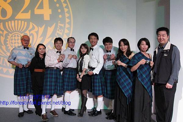 389977_288024971234039_100000796156411_768278_1656755106_n(001) 389977_288024971234039_100000796156411_768278_1656755106_n(001)