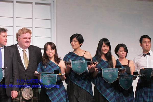 390365_288023571234179_100000796156411_768265_916623334_n(001) 390365_288023571234179_100000796156411_768265_916623334_n(001)