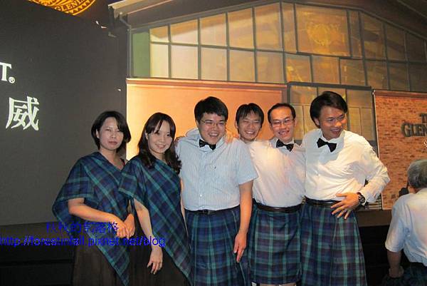 385923_288021404567729_100000796156411_768247_864658011_n(001) 385923_288021404567729_100000796156411_768247_864658011_n(001)