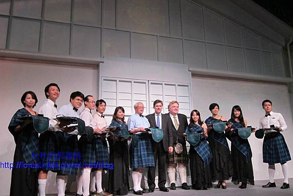 384144_288023247900878_100000796156411_768263_1888431454_n(001) 384144_288023247900878_100000796156411_768263_1888431454_n(001)