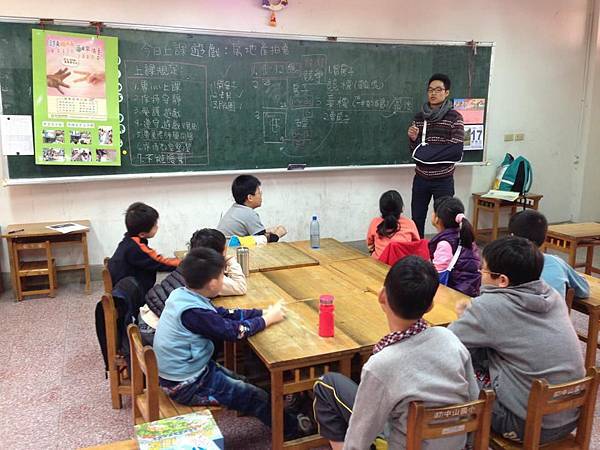 375712_752195851458587_151115829_n