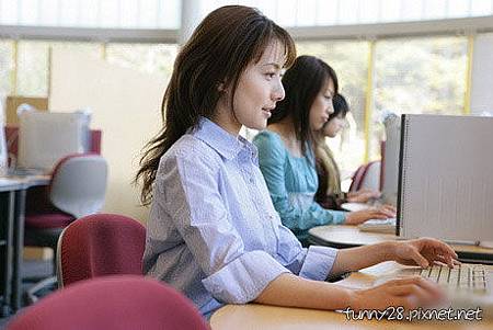 真正的男人需要一個「癡迷電腦」的女人！