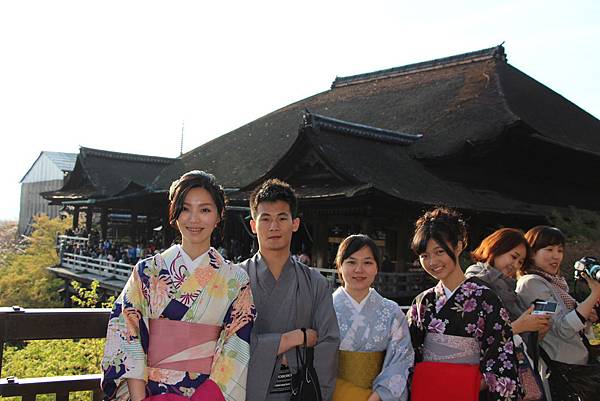 【2015日本大阪清水五条駅】DAY5日文系畢業戰鬥行之第一次到大阪夢館和服初體驗+第一次參拜清水寺、主要祈求戀愛運的地主神社+風景絕佳的清水舞台