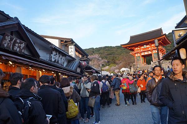 【2015日本大阪清水五条駅】DAY5日文系畢業戰鬥行之第一次到大阪夢館和服初體驗+第一次參拜清水寺、主要祈求戀愛運的地主神社+風景絕佳的清水舞台
