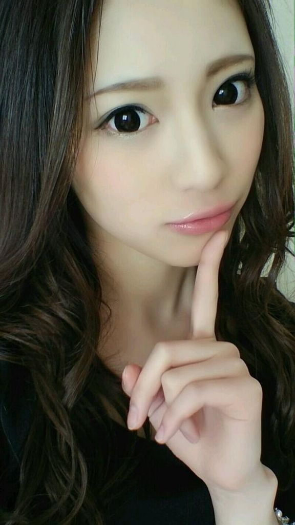 momodani erika momodani erika