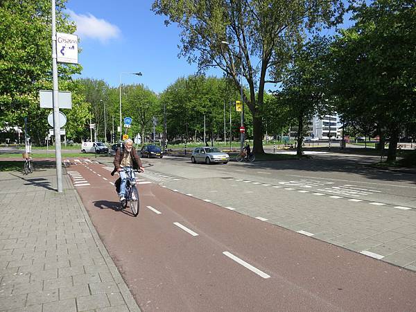 IMG_2025.jpg IMG_2025.jpg